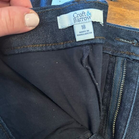 NWT Croft & barrow Jean skort - Picture 2 of 4